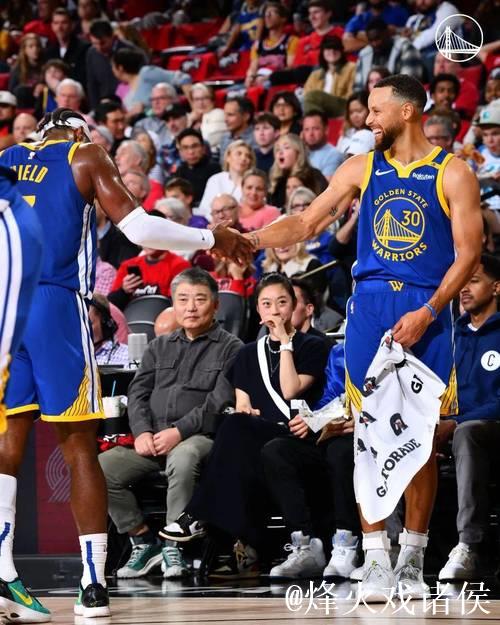 库里三节17+9+10新援22分 勇士大胜开拓者35分